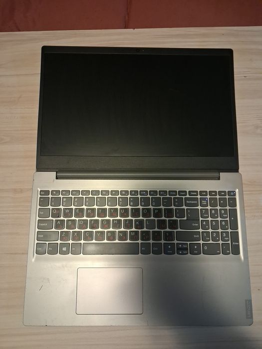 Лаптоп Lenovo 81MX