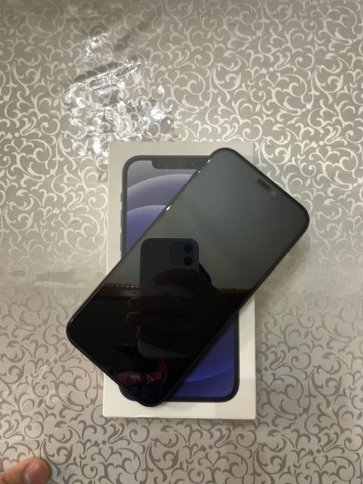 Iphone 12 black colour