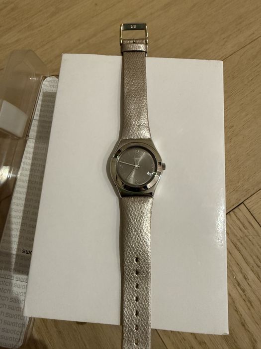 Часы женские swatch