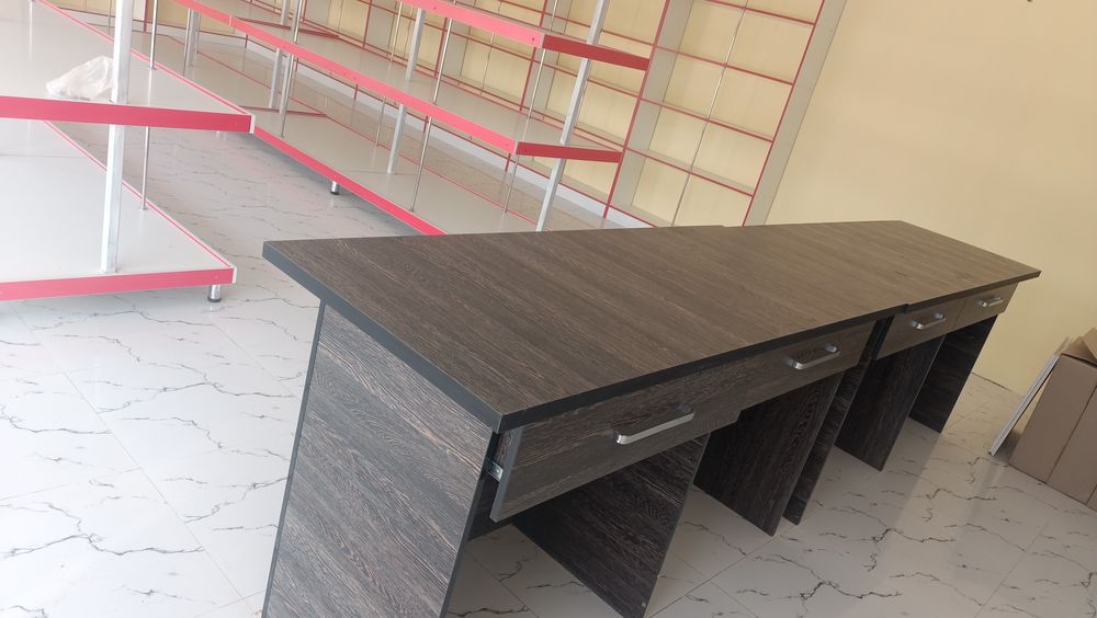 Срочно стелаж сотилади