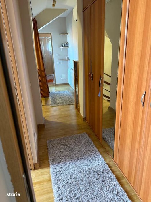 Apartament 4 camere decomandat cu scara interioara, Zona Sarari