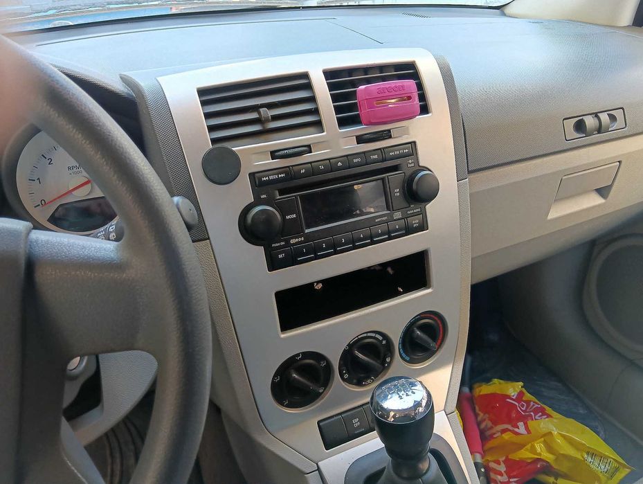 Продавам личният си автомобил Додж Калибър