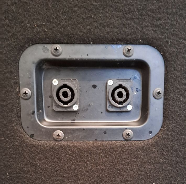 1 бр. Двойна бас каса 15inch. 1x2000W. на 4ohms. Eighteen