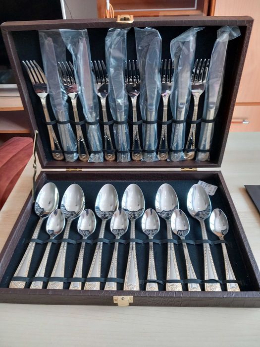 Vând set tacâmuri Limited V. Edition 24 de piese inox Quality Gold Finish, nou