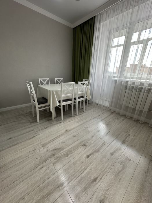 Продам кухонный стол и 6 стульев