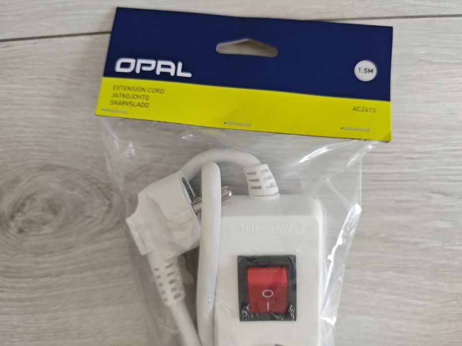 Set 2 Prelungitoare OPAL – 6 Prize cu Întrerupător – 1.5m – Noi/Sigilate