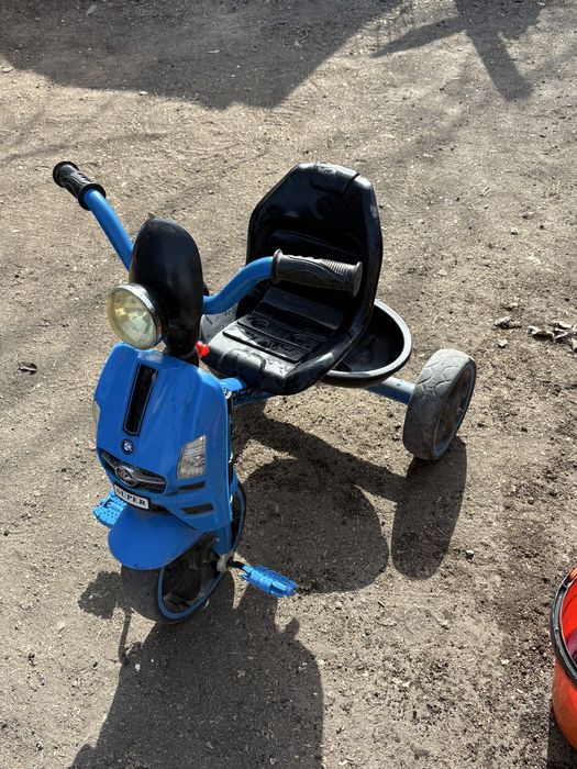 Трехколесный велосипед