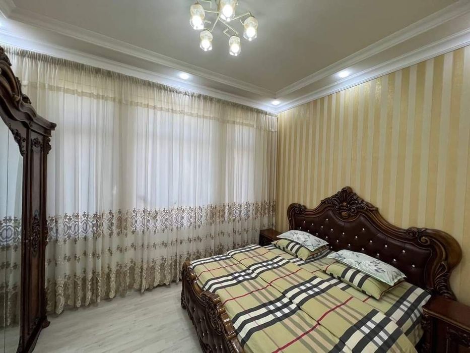 Hovli sotiladi 5.5 sotix