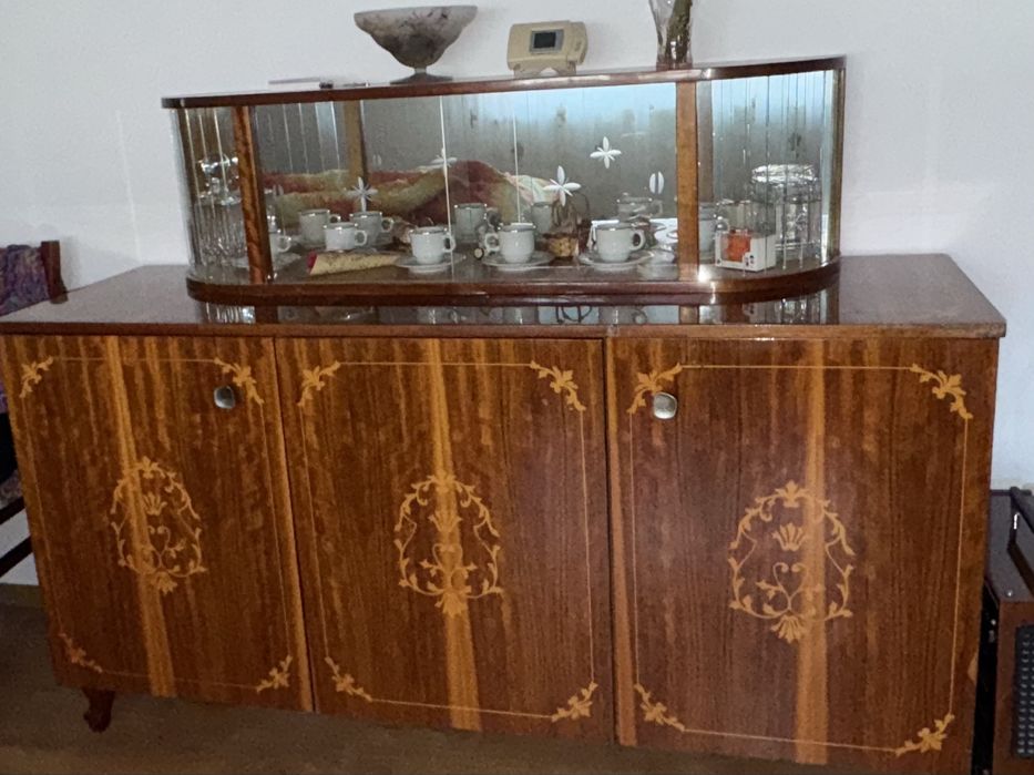 Vand set de mobila veche