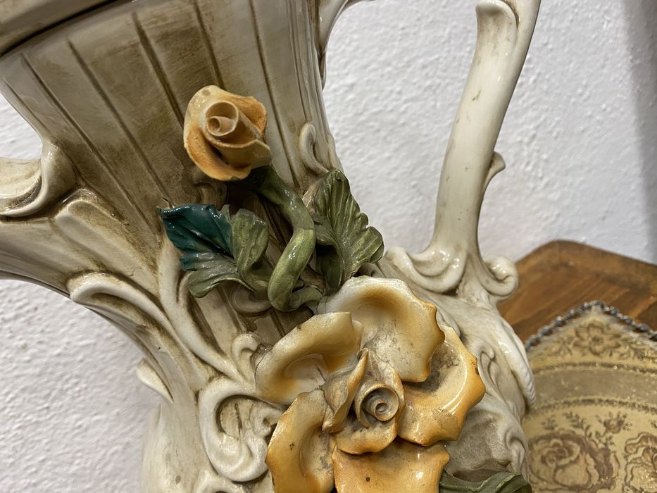 Голяма италианска кана от порцелан каподимонте