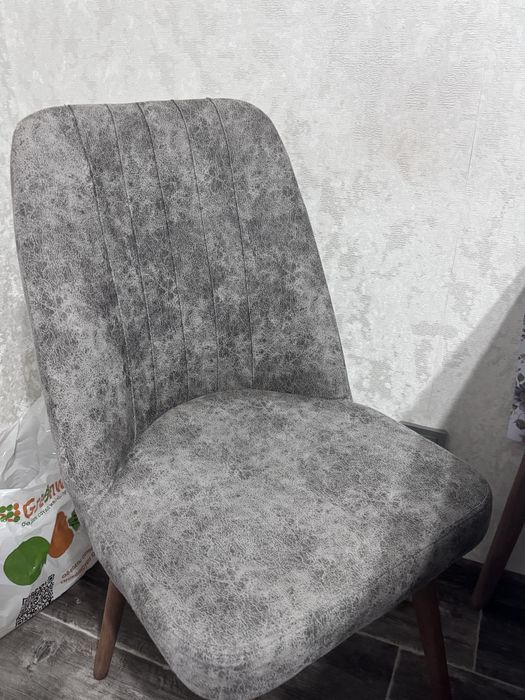 Продам кухонные   стулья