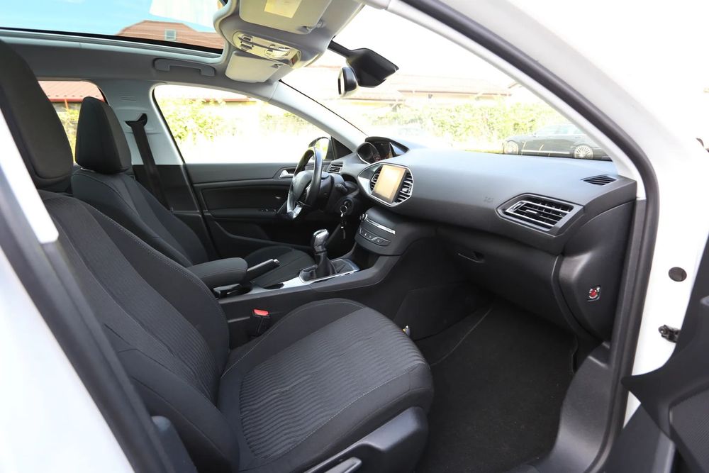 Peugeot 308 Rate Avans 0 / Garantie / 2017 Benzina Panorama Navi Led