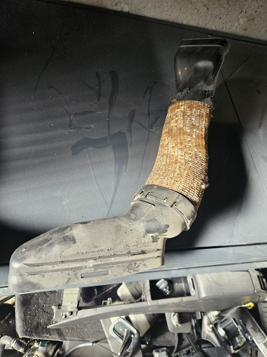 Въздуховоди за Мерцедес С320сди w204