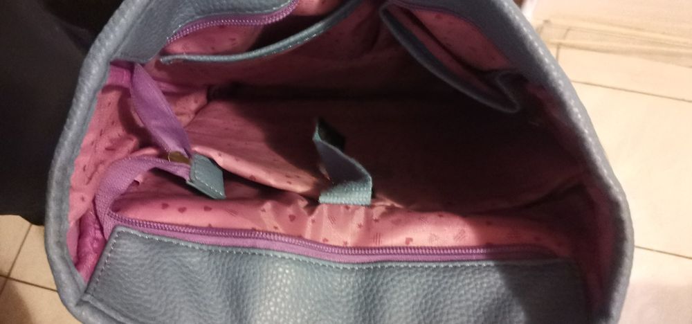 Ghiozdan si poarta set deosebit