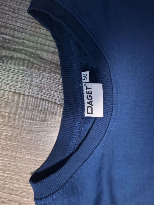 Тёмно-синяя кофта из хлопка, мягкая и удобная.
Подходит для мужчин и ж