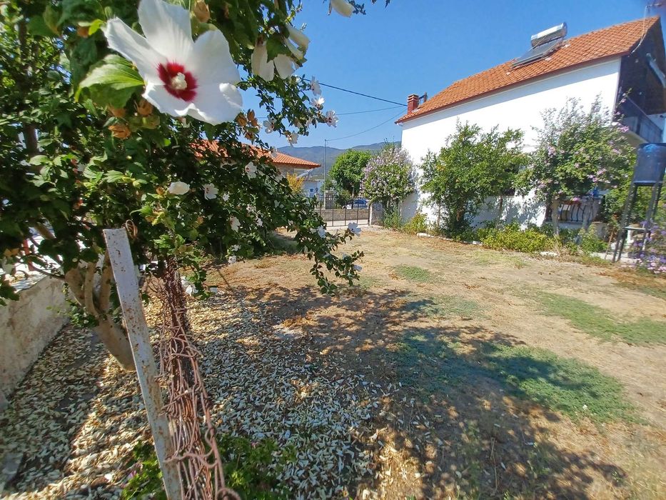 Продава къща 60 м2 с двор 420 м2 в Аспровалта, Гърция