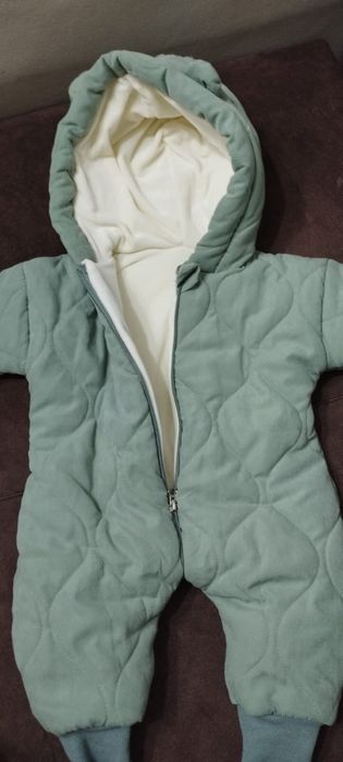 Теплый осений комбинезон.