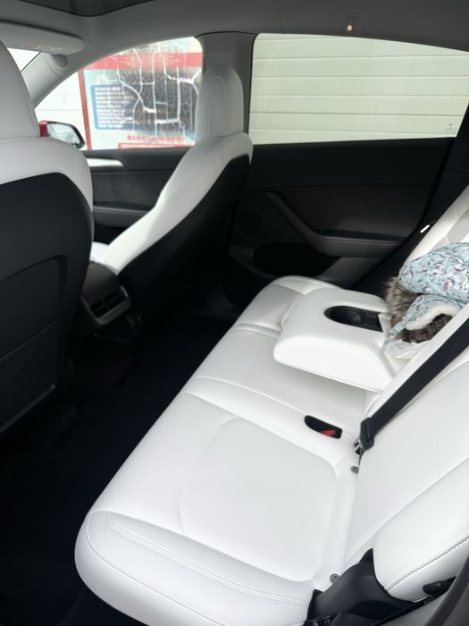 Tesla Model  Y  Long Range 4x4