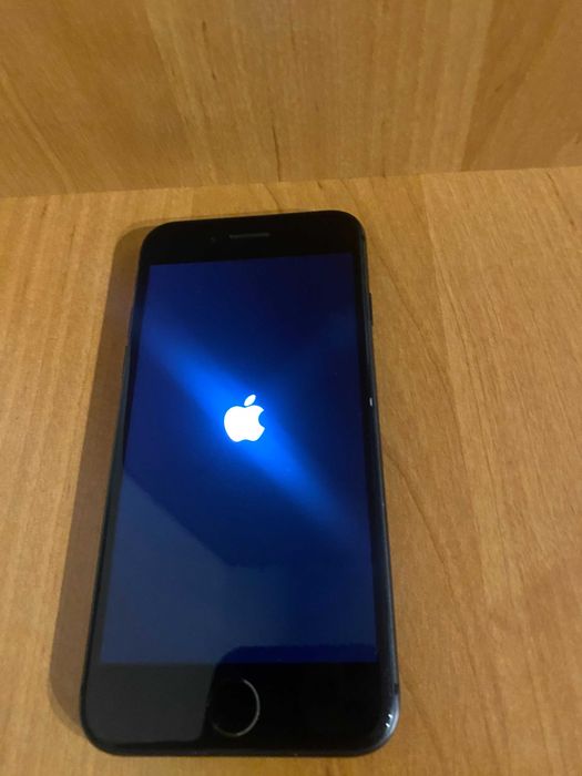 iPhone 8 Space Gray 64GB в отлично състояние