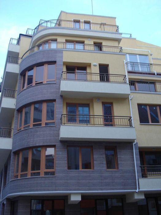 Дава се под наем Тристаен апартамент в Варна, Базар Левски - 50 кв.м за 141640.77 € - Снимка #15