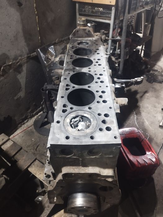 Продам блок с коленвалом 6а даф хф95