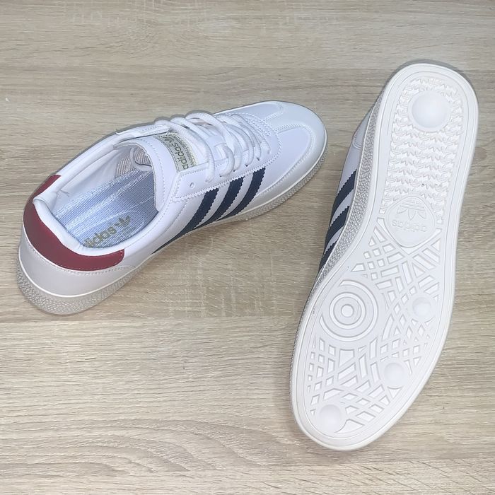 Кроссовки Adidas