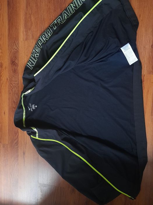 Nike dri fit мъжко горнище M размер.