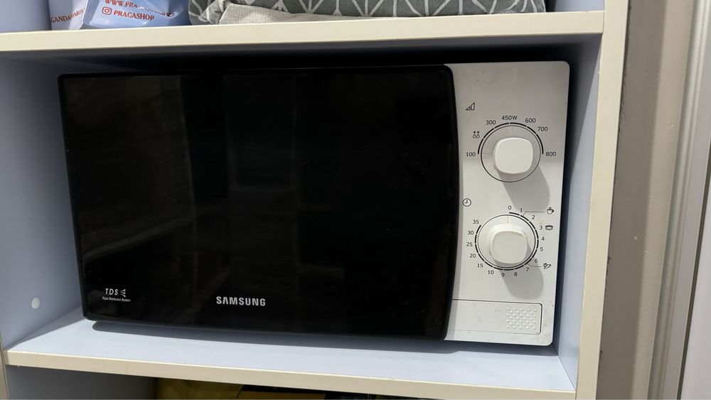 Холодильник и микроволновка