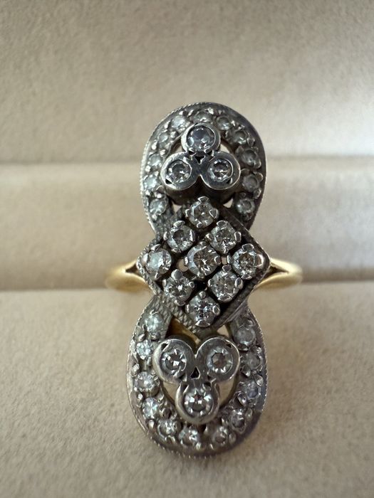 Золотое кольцо с бриллиантами