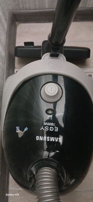 Пылесос. Самсунг. Рабочий