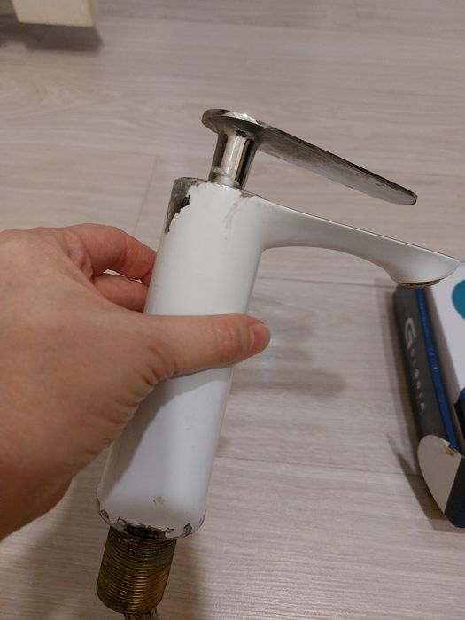 Смеситель  для раковины в ванной