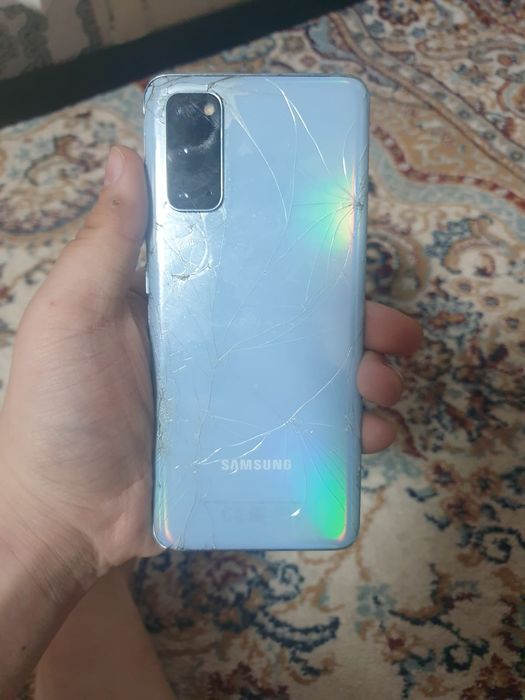 Продам samsung s20