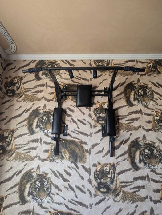 Турник сатылады қабырғада тұратын