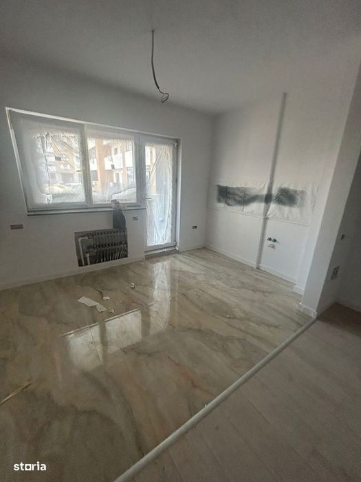 Apartament 3 camere decomandat, 35mp curte proprie, metrou Berceni