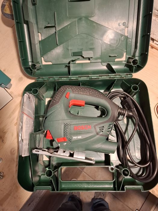 Vînd ferăstrău Bosch 500w