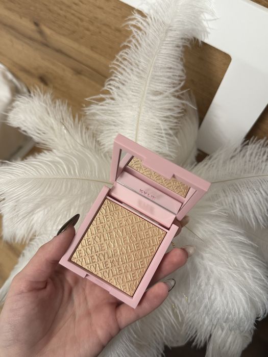 Хайлайтър Kylie Cosmetics