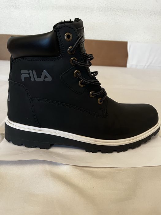 Ghete / bocanci de iarnă FILA, cu blană, ca noi