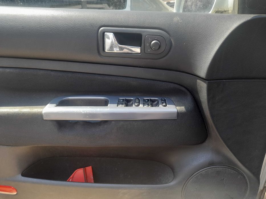 Vând Volkswagen Golf Variant 1.9 Tdi