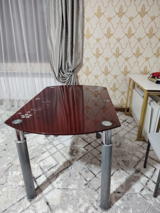 Продам кухонный стол