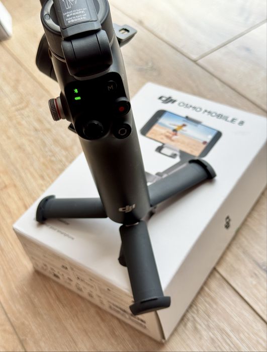 DJI Osmo Mobile 8
