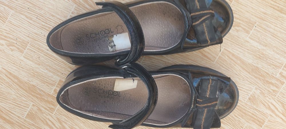 Продам обувь для девочки