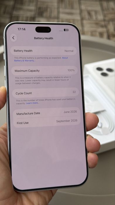 iPhone 18 Pro Max 256GB Silver ca Nou Sim Fizic Neverlocked  Alb