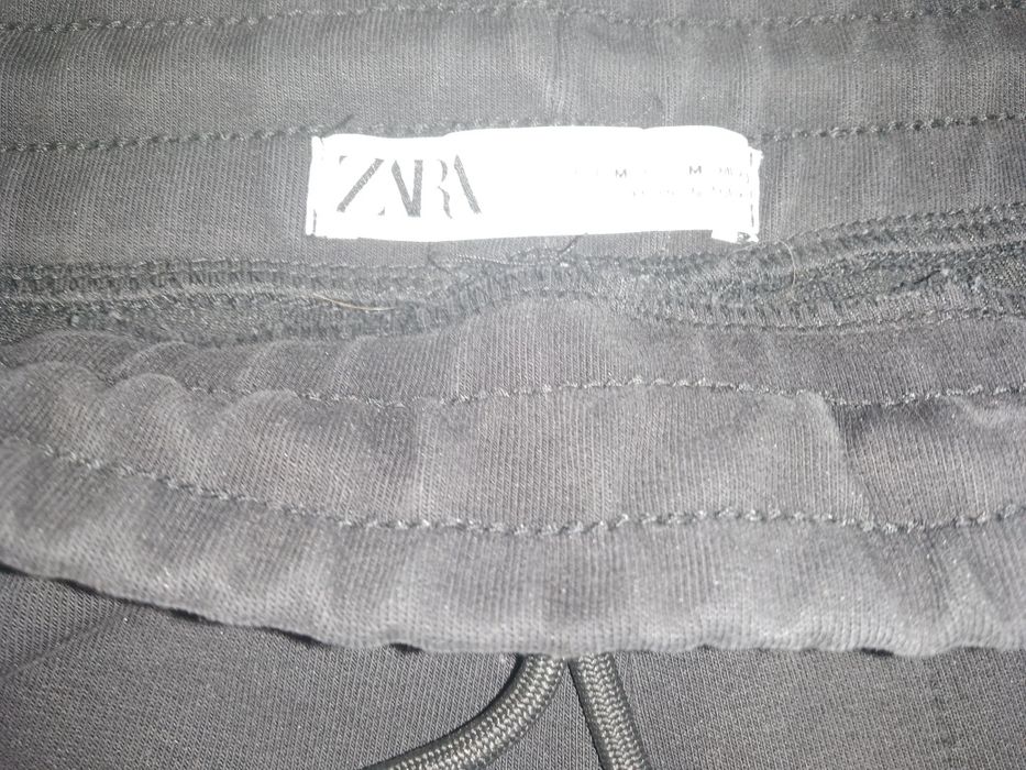 Мъжко оригинално черно спорно долнище за Zara без забележки