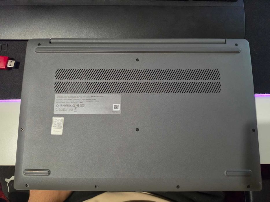 Laptop Lenovo IdeaPad Slim 3, Ryzen 7, 16GB RAM, 500 SSD