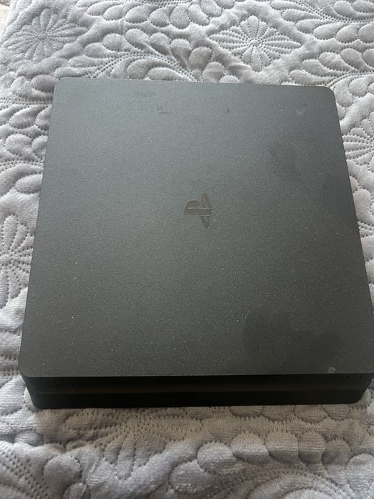 Playstation 4 slim