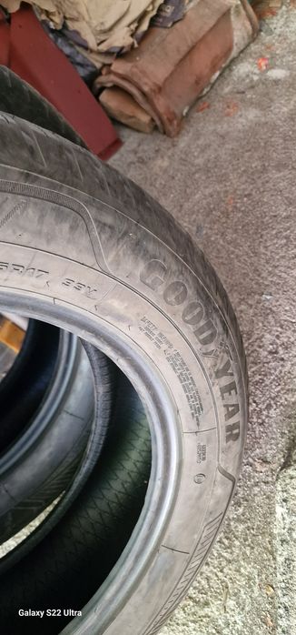 215/65/17 Goodyear Vector 4S