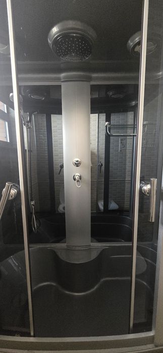 Душевая кабинка большая