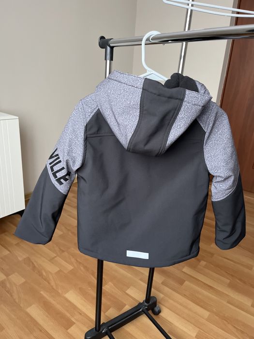 Продам новую куртку для мальчика