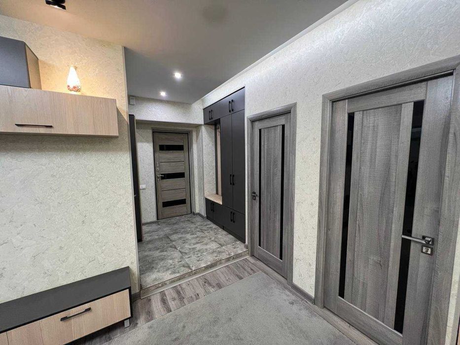 Сдам 3-комнатную квартиру в центре города ц-6 метро Минор