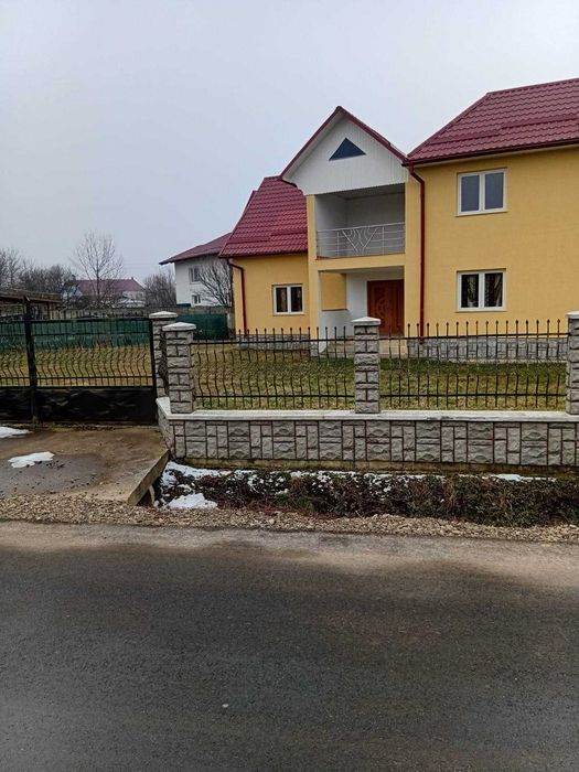 Se vinde imobil și spațiu comercial în Rădăuți